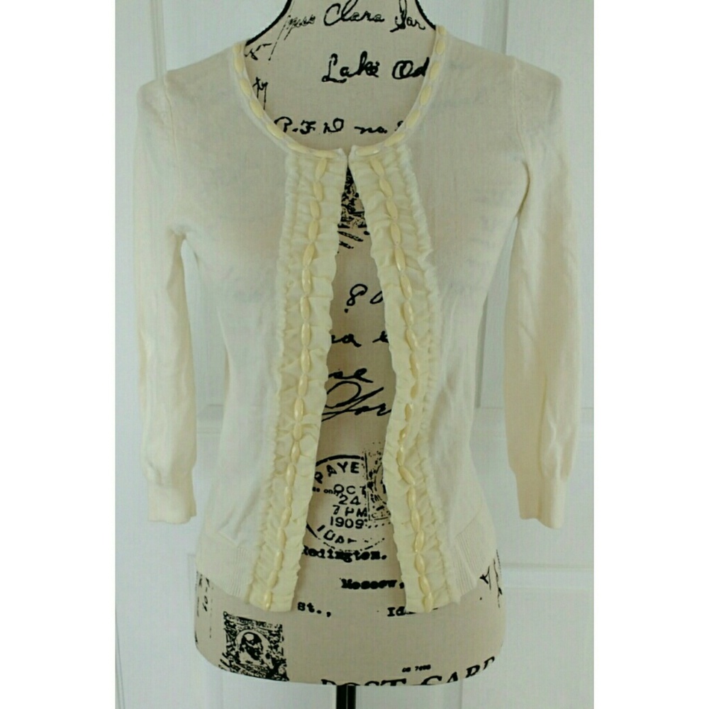 Banana Republic cream flyaway cardigan extra small